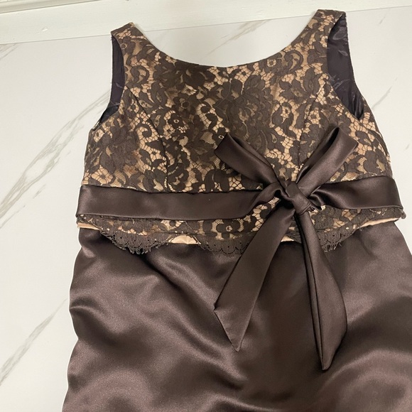 A60 JIM HJELM 5682 SZ 16 BROWN LACE FORMAL GOWN DRESS